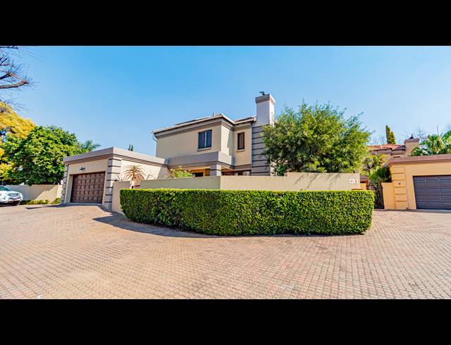 3 BEDROOM SECTIONAL TITLE FOR SALE IN MORELETA PARK